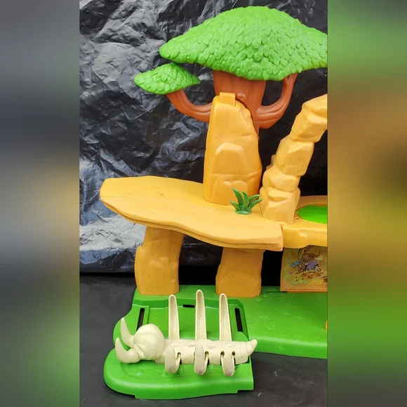 Just Play Disney Lion Guard Defend the Pride Lands Playset WORKS NO FIGURES GUC - Picture 3 of 11